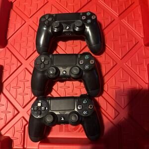 PS4 DualShock 4 Controllers Lot of 3 – For Parts / Repair